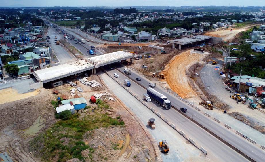 Đồng Nai yêu cầu lập biên bản xử lý vi phạm hợp đồng đối nhà thầu yếu kém tại dự án cao tốc Biên Hòa - Vũng Tàu, Vành đai 3- Ảnh 1. Đồng Nai yêu cầu lập biên bản xử lý vi phạm hợp đồng đối nhà thầu yếu kém tại dự án cao tốc Biên Hòa - Vũng Tàu, Vành đai 3- Ảnh 1.