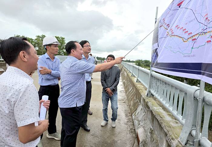 Lãnh đạo TP Cần Thơ trực tiếp kiểm tra tiến độ loạt dự án giao thông trọng điểm- Ảnh 1. Lãnh đạo TP Cần Thơ trực tiếp kiểm tra tiến độ loạt dự án giao thông trọng điểm- Ảnh 1.