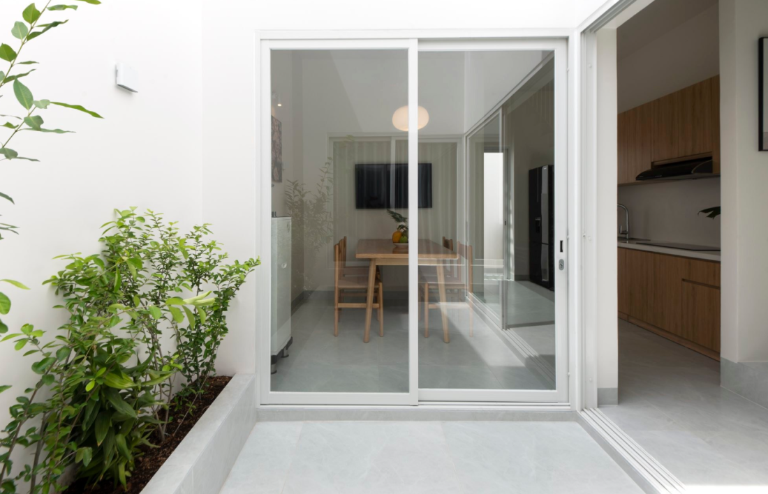 Nhà nhỏ Bình Thuận ngân sách vừa phải ôm trọn gió biển nhờ thiết kế động- Ảnh 2. Nhà nhỏ Bình Thuận ngân sách vừa phải ôm trọn gió biển nhờ thiết kế động- Ảnh 2.