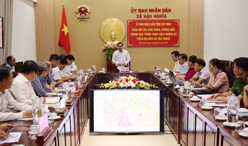 Chủ tịch tỉnh Tây Ninh trực tiếp chỉ đạo gỡ vướng cho loạt công trình, dự án tại Hậu Nghĩa- Ảnh 1.