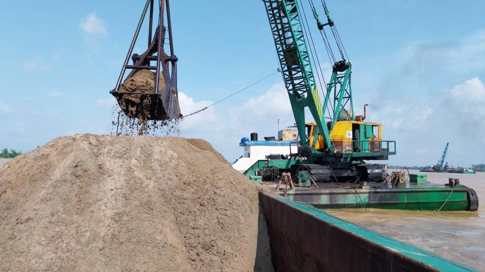 Đồng Tháp yêu cầu công an vào cuộc kiểm tra hoạt động khai thác cát xây dựng- Ảnh 1.