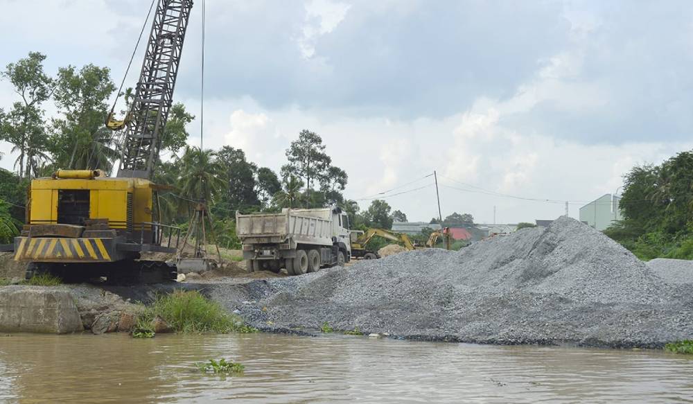 Đồng Tháp yêu cầu công an vào cuộc kiểm tra hoạt động khai thác cát xây dựng- Ảnh 2.