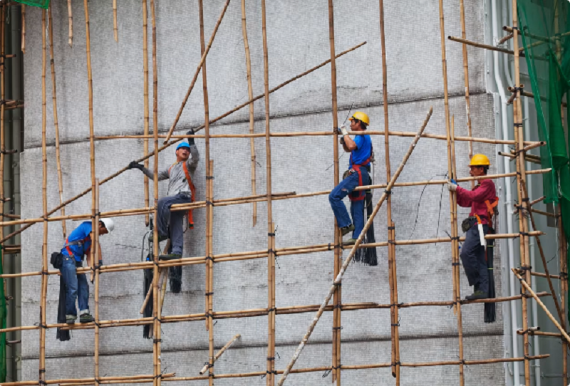 Nguyên nhân vụ cháy chung cư khiến 44 người chết ở Hong Kong: Vật liệu dễ cháy và giàn giáo tre bị nghi ngờ- Ảnh 7.