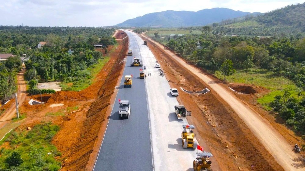 Chỉ đạo mới của Phó Thủ tướng với 4 dự án cao tốc Bắc - Nam- Ảnh 2.