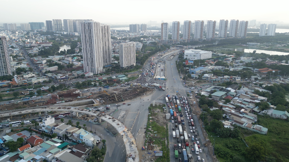 Thay bạn đi xem công trường xây nút giao 3.400 tỷ tại TP.HCM- Ảnh 4. Thay bạn đi xem công trường xây nút giao 3.400 tỷ tại TP.HCM- Ảnh 4.