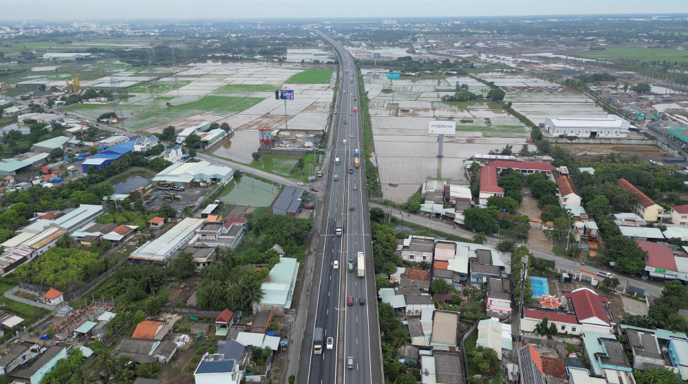 Khởi động dự án mở rộng cao tốc nối TP.HCM với Tây Ninh và Đồng Tháp- Ảnh 1. Khởi động dự án mở rộng cao tốc nối TP.HCM với Tây Ninh và Đồng Tháp- Ảnh 1.