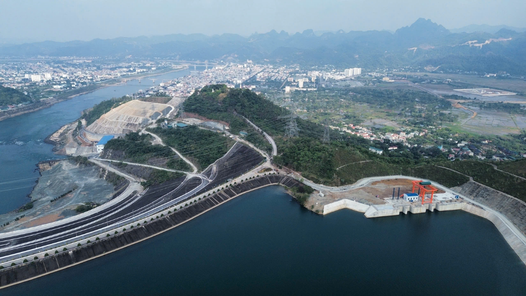 EVN khởi c&ocirc;ng, kh&aacute;nh th&agrave;nh loạt dự &aacute;n điện quy m&ocirc; lớn, c&oacute; dự &aacute;n hơn 9.220 tỷ đồng- Ảnh 1.