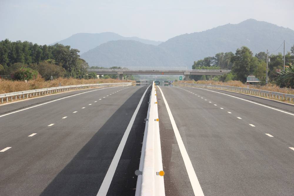 Cao tốc Bi&ecirc;n H&ograve;a - Vũng T&agrave;u thay đổi lớn, mở n&uacute;t giao then chốt kết nối cảng C&aacute;i M&eacute;p - Thị Vải- Ảnh 1.