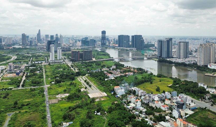 N&oacute;ng trong tuần: TP.HCM ch&iacute;nh thức c&oacute; bảng gi&aacute; đất mới từ 2026, nơi tăng cao nhất gấp 8 lần- Ảnh 1.
