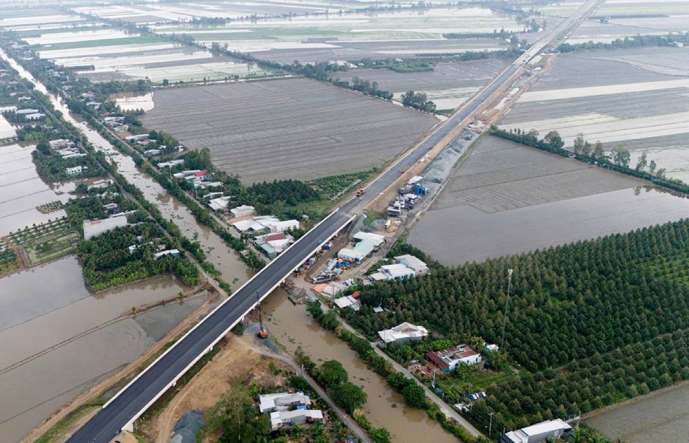 Cao tốc trục ngang Đồng bằng s&ocirc;ng Cửu Long th&ocirc;ng xe: Người d&acirc;n miền T&acirc;y sắp kh&ocirc;ng c&ograve;n phải đi v&ograve;ng- Ảnh 2.
