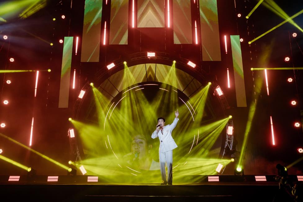 Ecopark Countdown 2026: Cư d&acirc;n khắp 3 miền m&atilde;n nh&atilde;n với &acirc;m thanh, &aacute;nh s&aacute;ng, ph&aacute;o hoa giữa thi&ecirc;n nhi&ecirc;n- Ảnh 6.