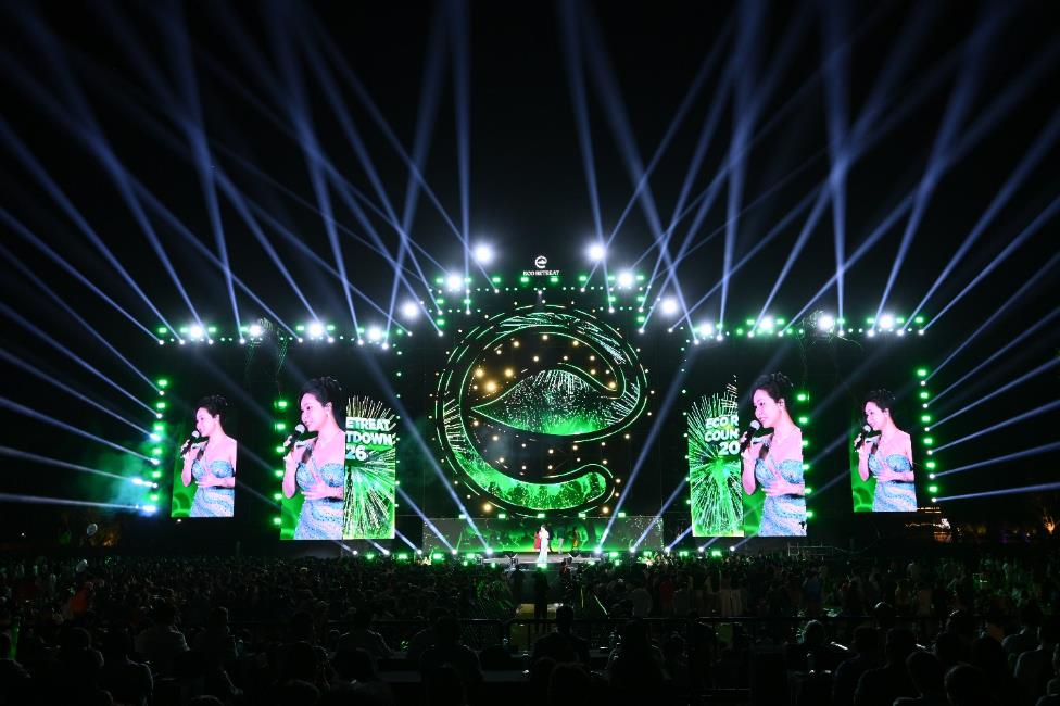 Ecopark Countdown 2026: Cư d&acirc;n khắp 3 miền m&atilde;n nh&atilde;n với &acirc;m thanh, &aacute;nh s&aacute;ng, ph&aacute;o hoa giữa thi&ecirc;n nhi&ecirc;n- Ảnh 8.