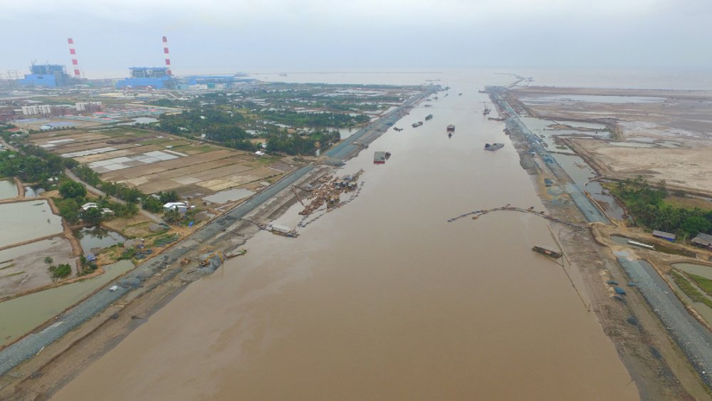 L&atilde;nh đạo tỉnh Vĩnh Long khảo s&aacute;t, gỡ kh&oacute; cho c&aacute;c dự &aacute;n trọng điểm ven biển- Ảnh 2.