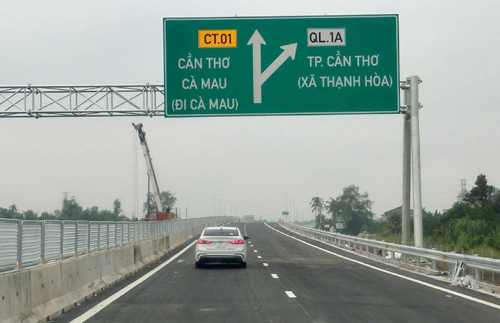 Chỉ c&ograve;n &iacute;t ng&agrave;y, cao tốc Cần Thơ - C&agrave; Mau sẽ th&ocirc;ng xe tuyến ch&iacute;nh, TP.HCM về C&agrave; Mau chỉ c&ograve;n 4 giờ- Ảnh 1.