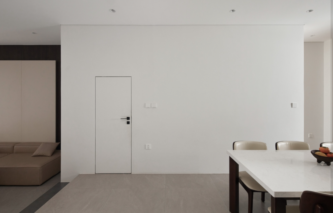 Nh&agrave; 2 mặt tiền hẻm nhỏ H&agrave; Nội h&oacute;a giải sự thiếu s&aacute;ng của nh&agrave; ống d&agrave;i- Ảnh 6.