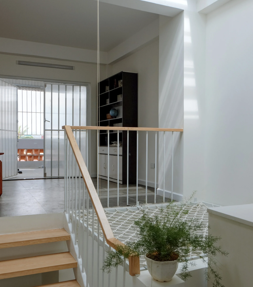 Sức mạnh của giếng trời và kiến trúc lệch tầng trong ngôi nhà 63m2 cho gia đình 3 thế hệ tại Hà Nội- Ảnh 13. Sức mạnh của giếng trời và kiến trúc lệch tầng trong ngôi nhà 63m2 cho gia đình 3 thế hệ tại Hà Nội- Ảnh 13.