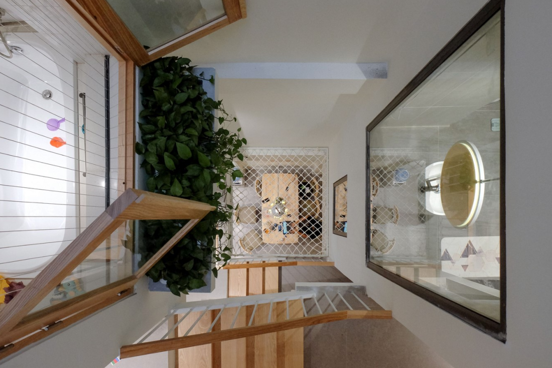 Sức mạnh của giếng trời và kiến trúc lệch tầng trong ngôi nhà 63m2 cho gia đình 3 thế hệ tại Hà Nội- Ảnh 9. Sức mạnh của giếng trời và kiến trúc lệch tầng trong ngôi nhà 63m2 cho gia đình 3 thế hệ tại Hà Nội- Ảnh 9.