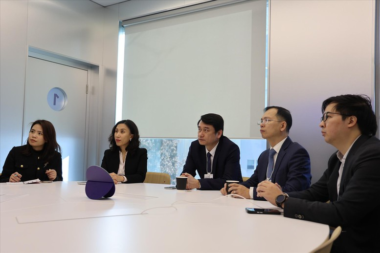 Việt Nam giới thiệu Trung tâm tài chính quốc tế tại Diễn đàn kinh tế thế giới 2026- Ảnh 1. Việt Nam giới thiệu Trung tâm tài chính quốc tế tại Diễn đàn kinh tế thế giới 2026- Ảnh 1.