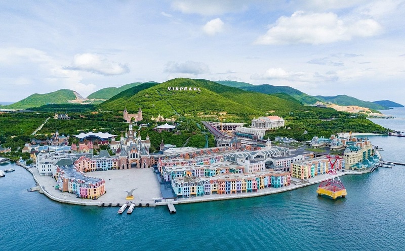 Doanh thu 2025 của Vinpearl c&aacute;n mốc 15.000 tỷ đồng- Ảnh 1.