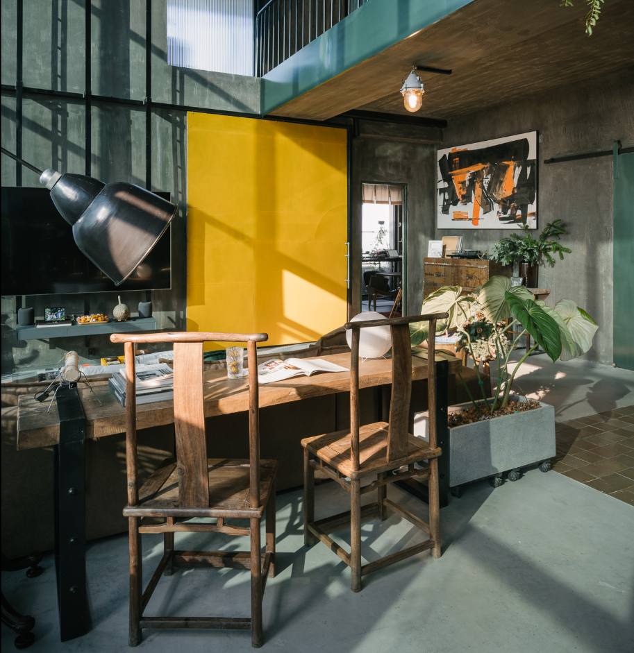 Cải tạo căn hộ th&ocirc;ng tầng H&agrave; Nội: Giải ph&aacute;p Industrial thuần h&oacute;a sức n&oacute;ng hướng T&acirc;y- Ảnh 6.