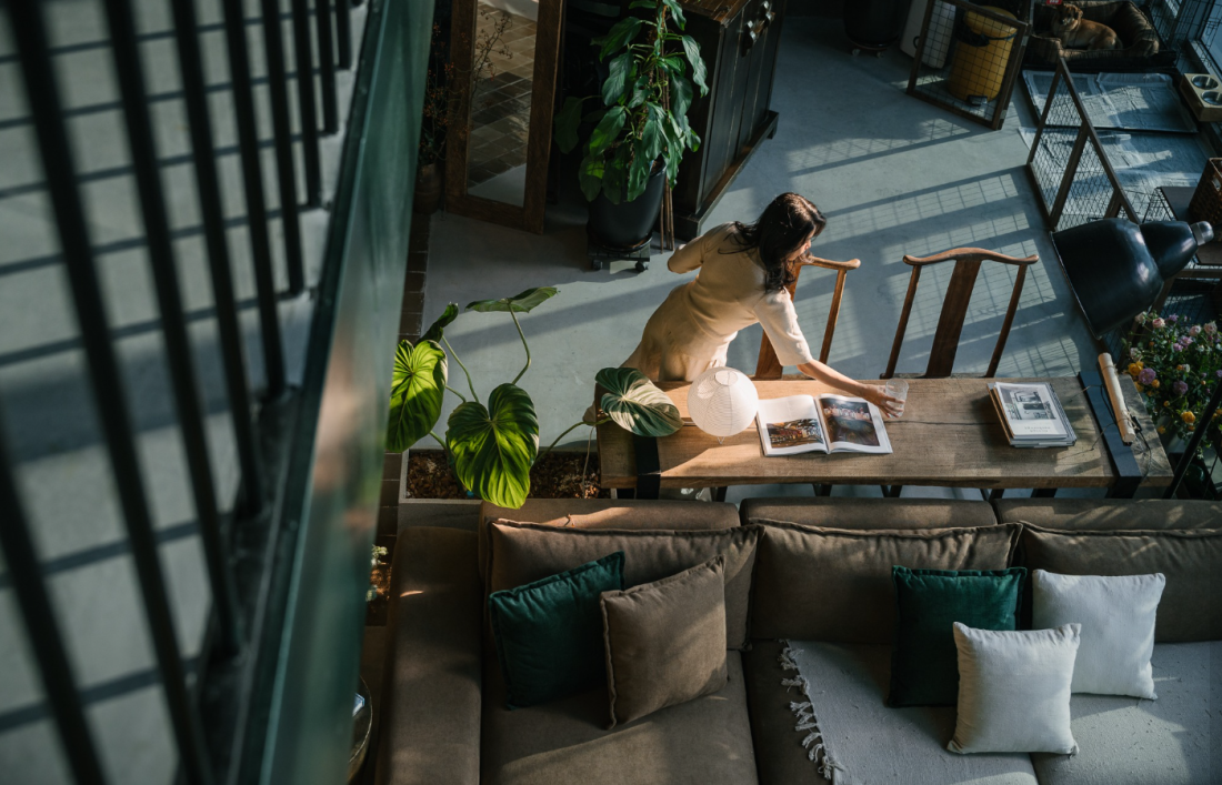 Cải tạo căn hộ th&ocirc;ng tầng H&agrave; Nội: Giải ph&aacute;p Industrial thuần h&oacute;a sức n&oacute;ng hướng T&acirc;y- Ảnh 7.