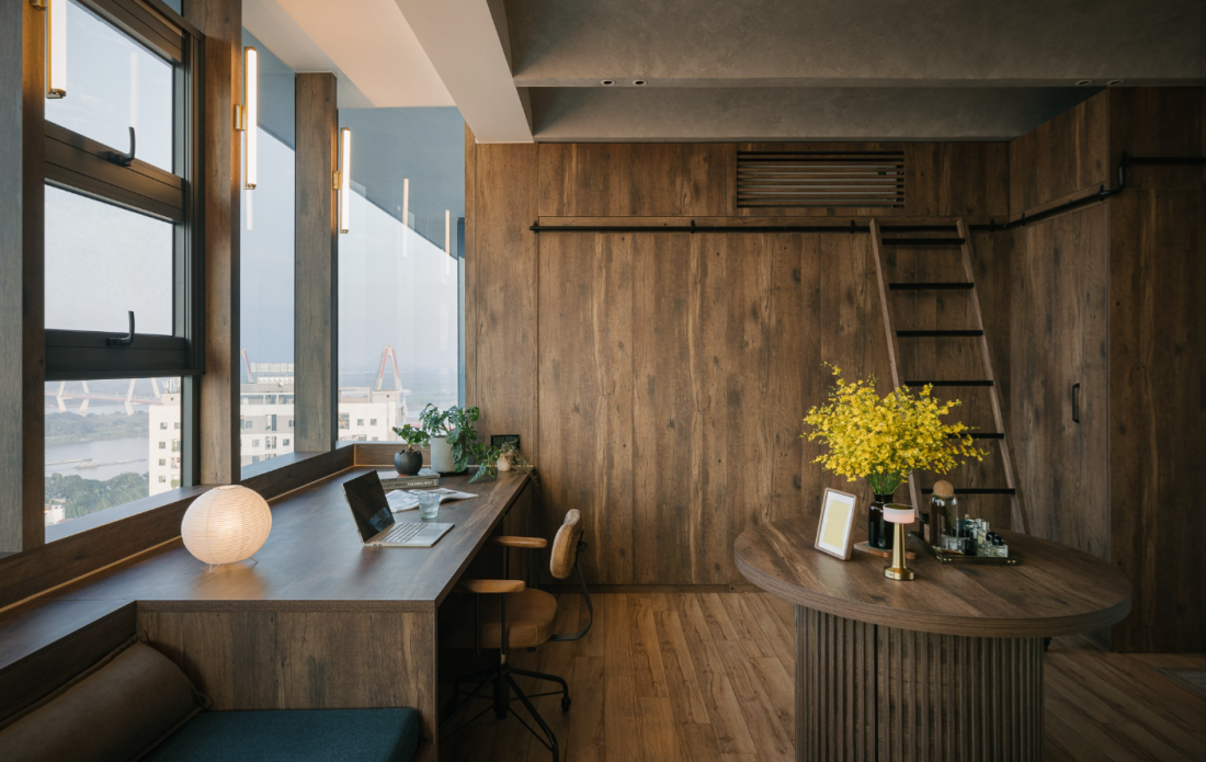 Cải tạo căn hộ th&ocirc;ng tầng H&agrave; Nội: Giải ph&aacute;p Industrial thuần h&oacute;a sức n&oacute;ng hướng T&acirc;y- Ảnh 9.