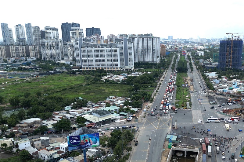 L&atilde;i suất tăng cao k&eacute;o giảm thanh khoản thị trường căn hộ TP.HCM- Ảnh 2.