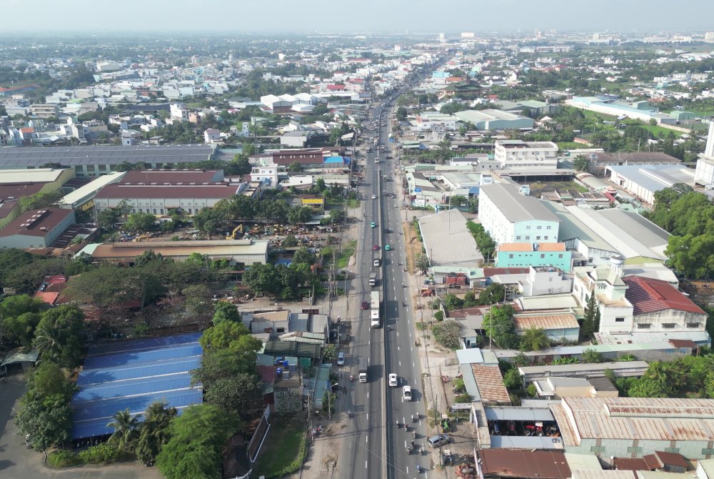 Quốc lộ 1 sắp mở rộng lên 4 làn xe, vốn hơn 10.800 tỷ đồng- Ảnh 2. Quốc lộ 1 sắp mở rộng lên 4 làn xe, vốn hơn 10.800 tỷ đồng- Ảnh 2.