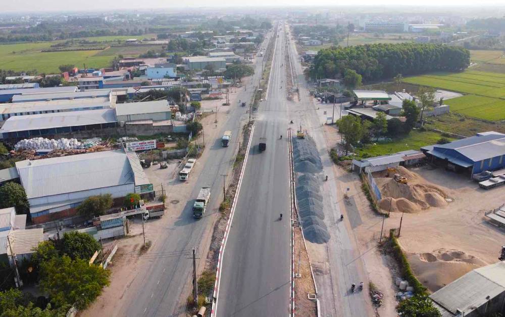Tiến độ thi c&ocirc;ng 2 tuyến đường chạy song song kết nối đến s&acirc;n bay Long Th&agrave;nh- Ảnh 2.