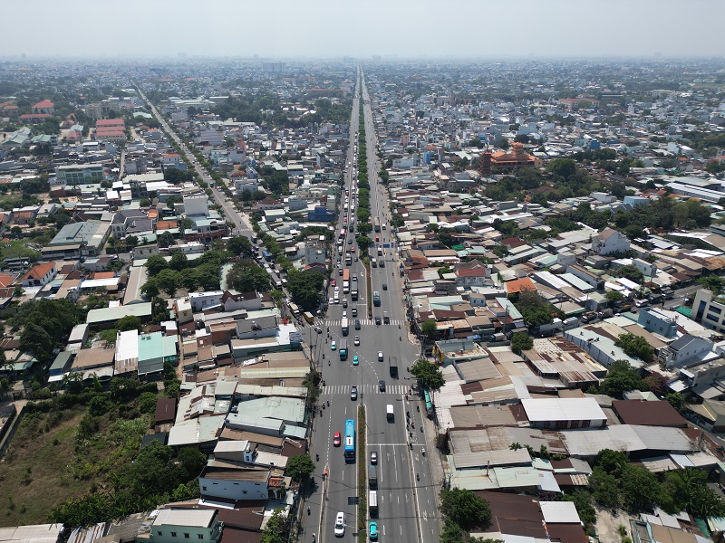 TP.HCM trước bước ngoặt quy hoạch mới: Đề xuất mở rộng v&ugrave;ng, h&igrave;nh th&agrave;nh 3 h&agrave;nh lang kinh tế- Ảnh 2.