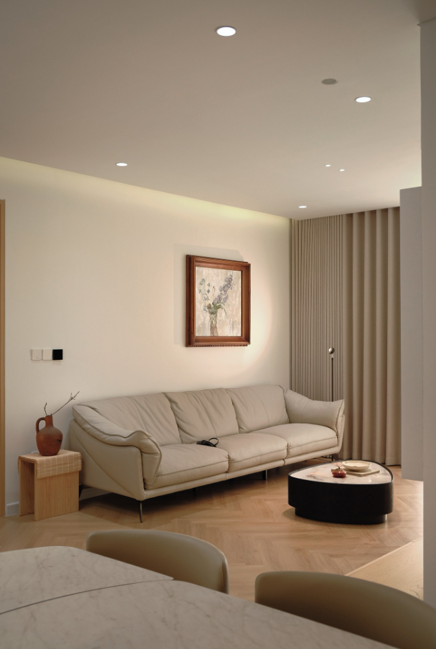 Căn hộ 130m&sup2; ở H&agrave; Nội đ&oacute;ng cửa 24/7 vẫn ngập oxy tươi bảo vệ ba thế hệ- Ảnh 2.