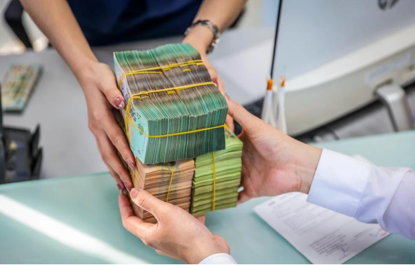 Dự b&aacute;o lợi nhuận ng&acirc;n h&agrave;ng 2026: Tăng trưởng chung chậm lại, ri&ecirc;ng một trường hợp c&oacute; thể tăng hơn 256%- Ảnh 1.
