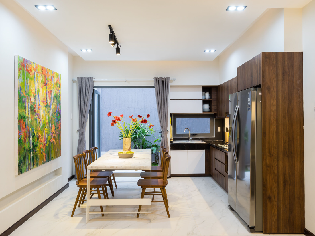 Thiết kế nhà phố lệch tầng ba thế hệ tại TP.HCM: Tối ưu diện tích và ánh sáng- Ảnh 8. Thiết kế nhà phố lệch tầng ba thế hệ tại TP.HCM: Tối ưu diện tích và ánh sáng- Ảnh 8.