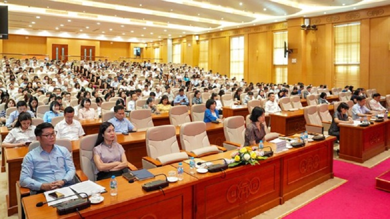 NHNN yêu cầu các ngân hàng tiếp tục giảm lãi suất, xử lý nghiêm hành vi đẩy lãi suất huy động- Ảnh 1. NHNN yêu cầu các ngân hàng tiếp tục giảm lãi suất, xử lý nghiêm hành vi đẩy lãi suất huy động- Ảnh 1.