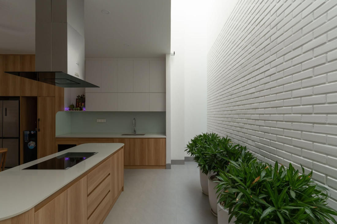 Khi thang bay nghệ thuật hóa giải thế đất xéo khó nhằn của ngôi nhà 3 tầng tại Đồng Nai- Ảnh 9. Khi thang bay nghệ thuật hóa giải thế đất xéo khó nhằn của ngôi nhà 3 tầng tại Đồng Nai- Ảnh 9.