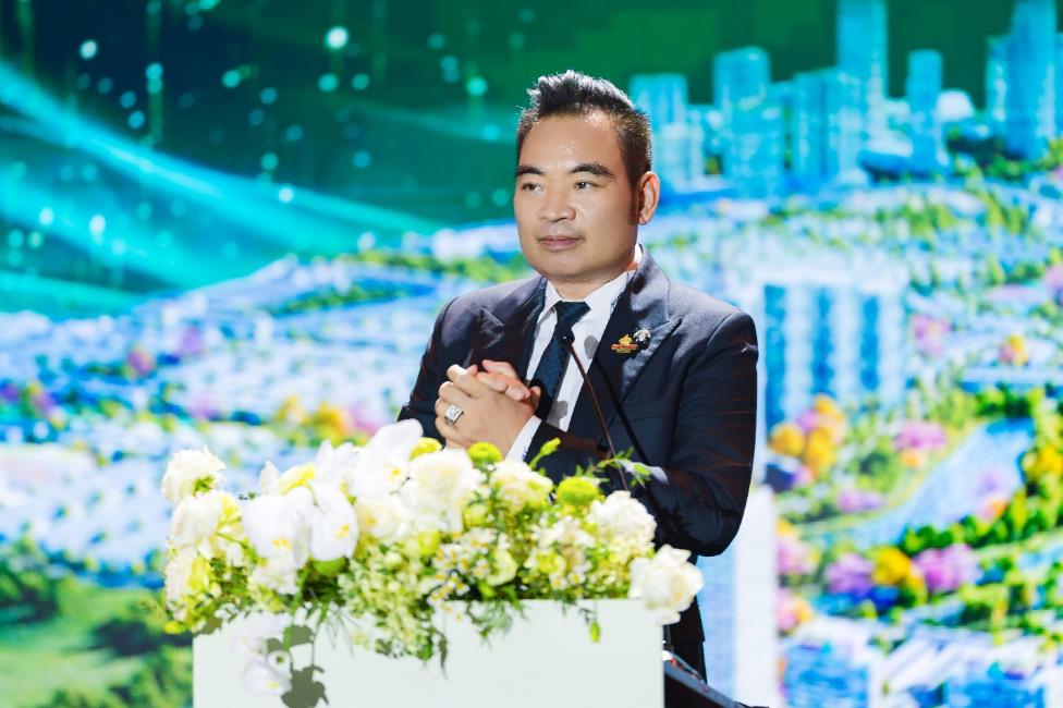 S&ocirc;i động sự kiện khai trương m&ocirc; h&igrave;nh kiến tr&uacute;c, giới thiệu ph&acirc;n khu The Royal- Ảnh 2.