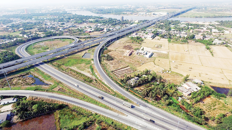 Bất động sản 24h: ĐBSCL tăng tốc loạt siêu hạ tầng; An Giang đề xuất cho xây công trình trên đất lúa- Ảnh 1.