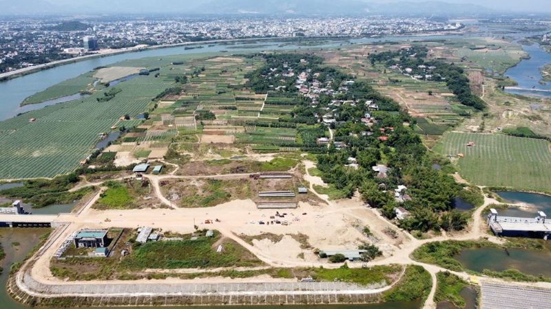 Quảng Ng&atilde;i họp b&agrave;n với Tập đo&agrave;n Sun Group về việc triển khai loạt dự &aacute;n quy m&ocirc; lớn- Ảnh 1.