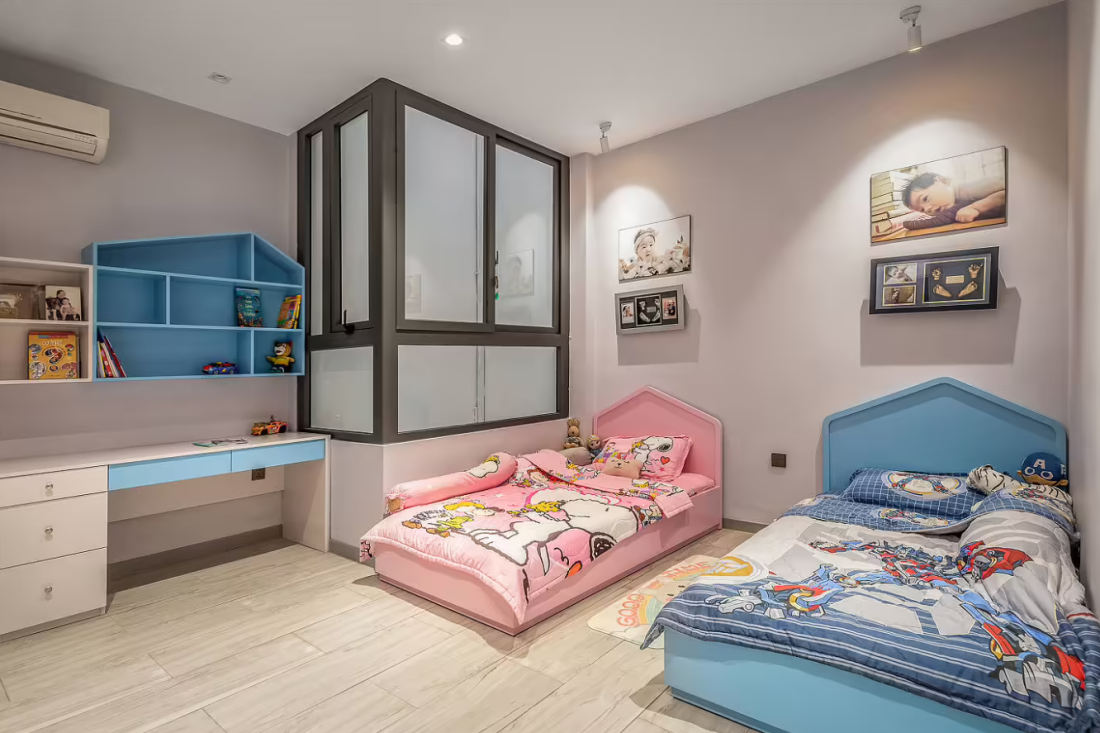 Cải tạo nhà 3 tầng TP.HCM: Cấu trúc giếng trời và cầu thang thép thay thế lối đi cũ- Ảnh 12.