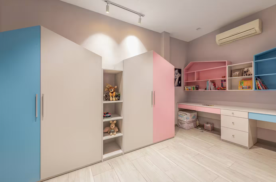 Cải tạo nhà 3 tầng TP.HCM: Cấu trúc giếng trời và cầu thang thép thay thế lối đi cũ- Ảnh 13.