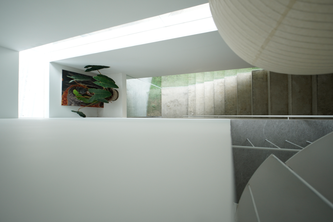 Nhà hướng Tây 102m² tại Huế: Lõi cầu thang mặt tiền và vật liệu bản địa làm mát tự nhiên- Ảnh 16.