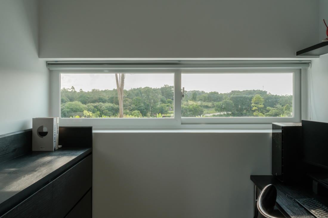 Nhà hướng Tây 102m² tại Huế: Lõi cầu thang mặt tiền và vật liệu bản địa làm mát tự nhiên- Ảnh 18.