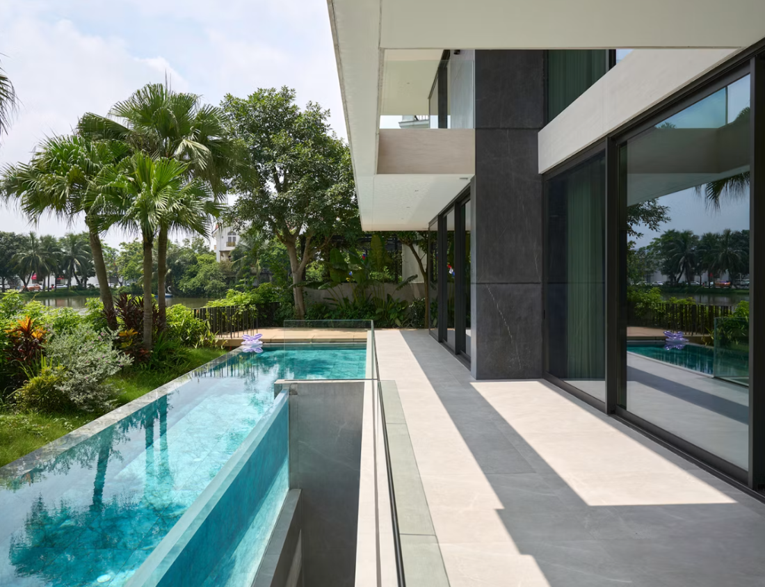 Biệt thự ven s&ocirc;ng tại H&agrave; Nội: Kh&ocirc;ng gian sống nghỉ dưỡng cạnh hồ bơi v&ocirc; cực- Ảnh 11.