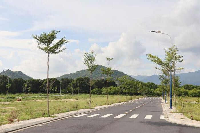 Khánh Hòa chốt hạn mức đất ở mới: Có nơi được giao tối đa 600m2- Ảnh 1.