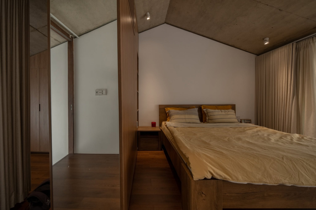 Cải tạo nh&agrave; ống hẹp 60m2 tại Huế Cấu tr&uacute;c da thở hai lớp chống nắng hướng T&acirc;y v&agrave; chống ngập- Ảnh 12.
