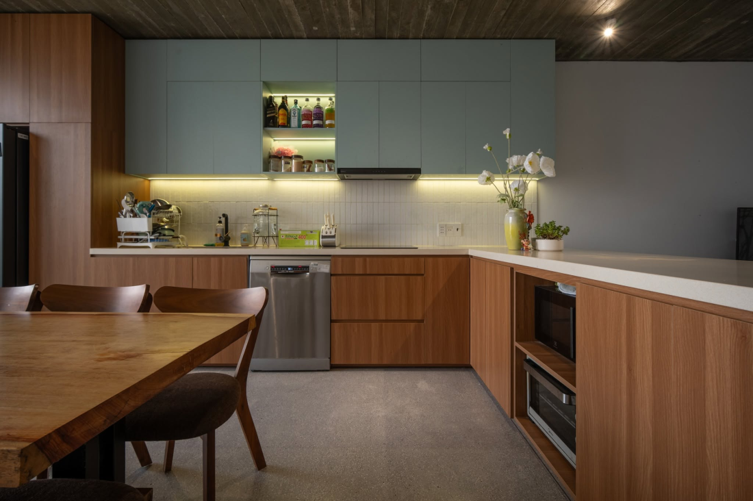 Cải tạo nh&agrave; ống hẹp 60m2 tại Huế Cấu tr&uacute;c da thở hai lớp chống nắng hướng T&acirc;y v&agrave; chống ngập- Ảnh 7.