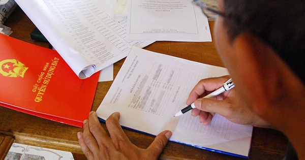 Ủy quyền thực hiện thủ tục sang t&ecirc;n sổ đỏ ra sao?- Ảnh 1.