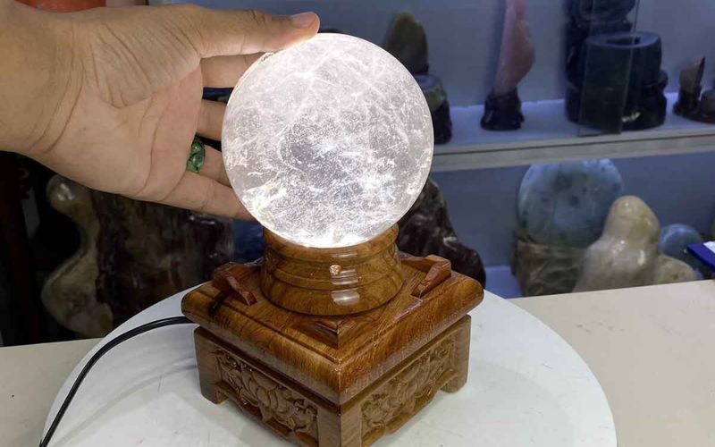 Quả cầu đá phong thủy thạch anh trắng