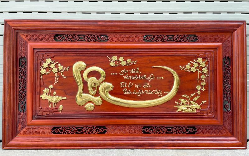 Với chất liệu từ gỗ đem đến sự sang trọng và giá trị cho ngôi nhà