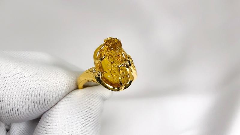 Nhẫn đá phong thủy hợp với nữ mệnh Kim
